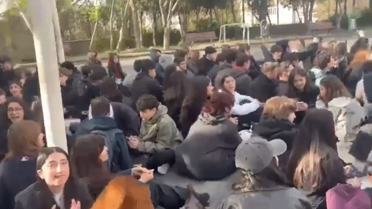 Organize provokasyon! Üniversitelerde başaramadılar şimdi sıra liselerde