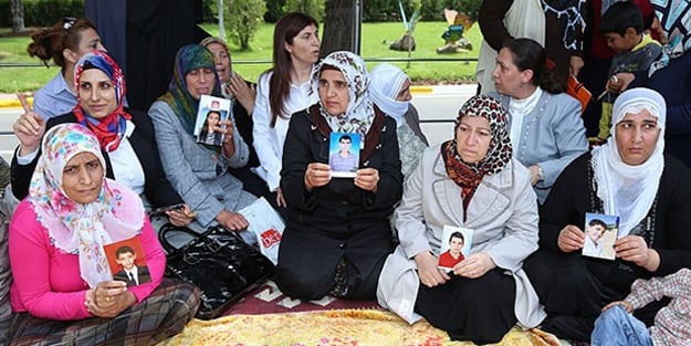 Örgütte çözülme başladı, 3 kişi teslim oldu! Annelerin yüzü gülecek