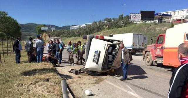 Minibüs ile TIR çarpıştı: 6 yaralı