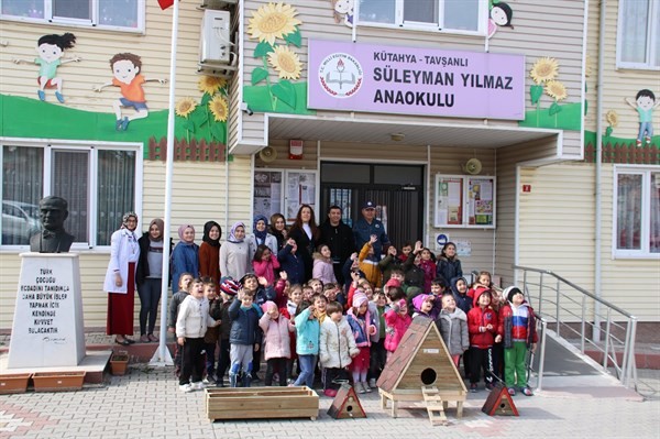 Orman Bölge Müdürlüğü’nden 10 okula kedi, köpek evleri ve kuş yuvası 