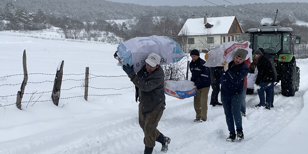 Orman köylülerinin kışlık odunları depremzedelere yakacak olacak