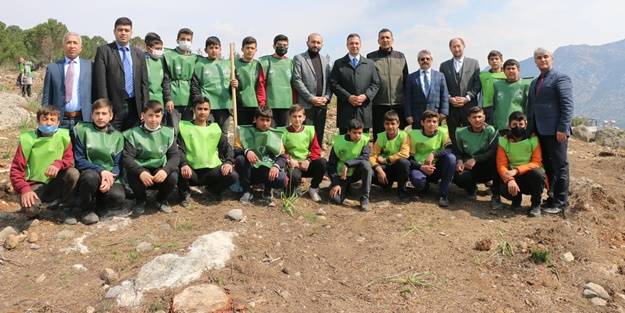 Orman yangınında zarar gören alana 2 bin 22 fidan!