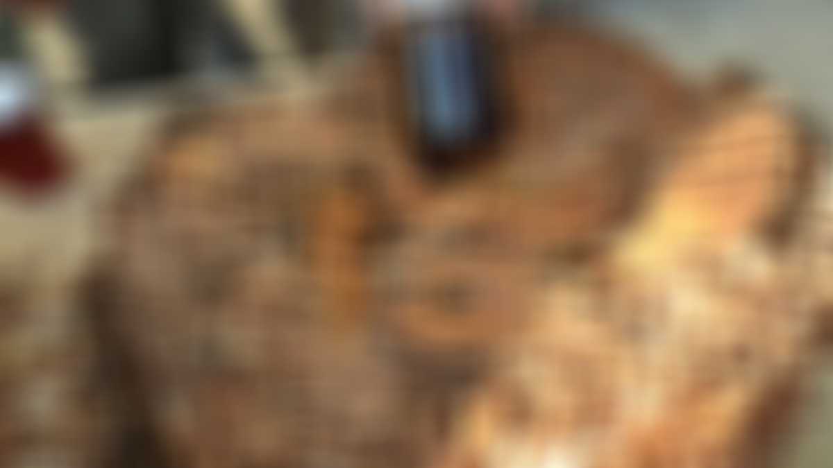 Ormanda gezerken resmen hazine buldu! Tamı tamına 37 kilo! Onu almak için millet birbirini ezdi