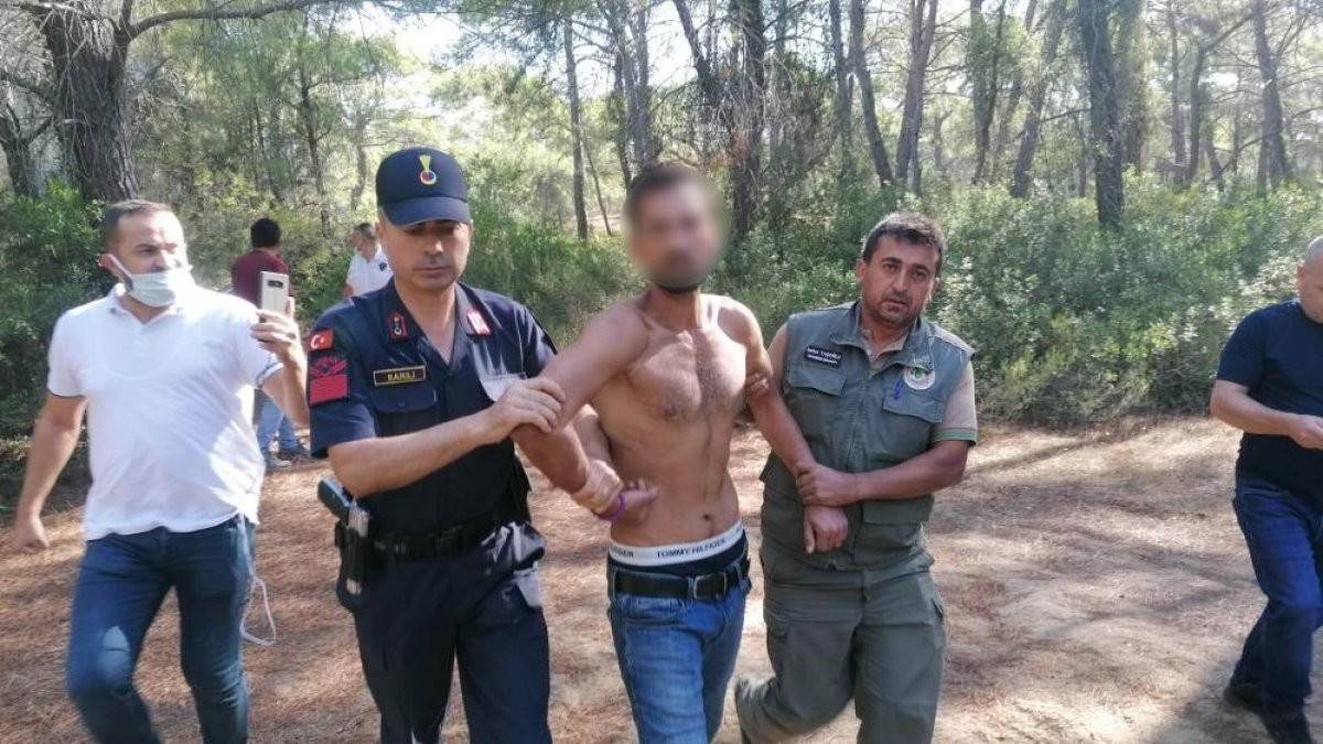 Ormanı yakarken suçüstü yakalandı linçten zor kurtuldu