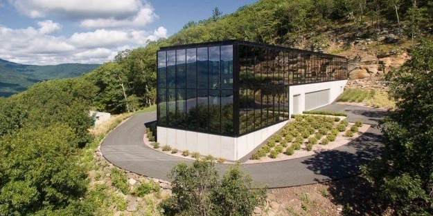 Ormanın ortasında inanılmaz ev!