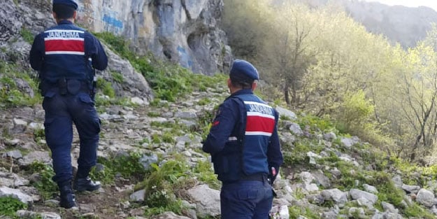 Ormanlık alanda çıplak erkek cesedi bulundu!