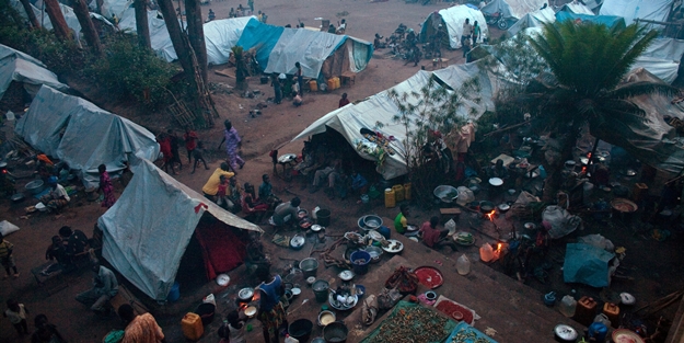 Bir ülke çöküşün eşiğinde