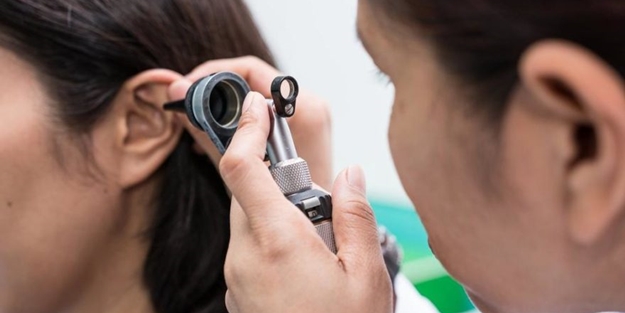 Orta kulakta sıvı birikimi nedir? | Orta kulakta sıvı birikimi nedenleri belirtileri tedavisi