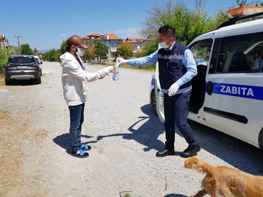 Ortaca Belediyesi sokağa çıkma yasağında vatandaşların ihtiyaçlarını karşıladı 