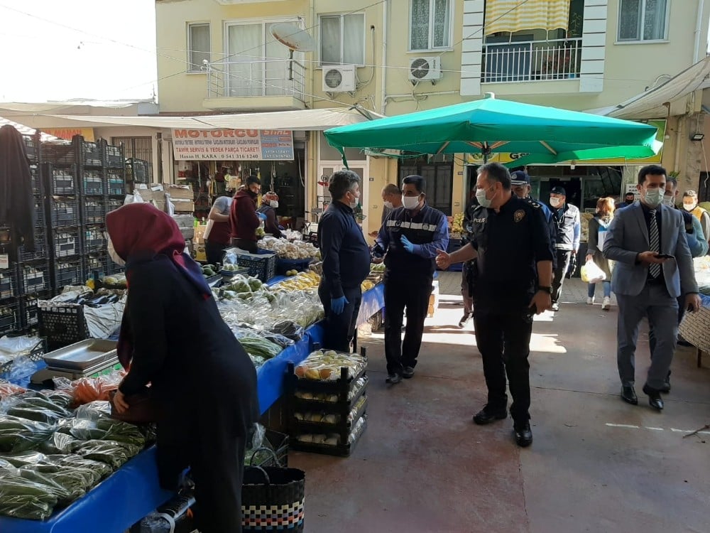 Ortaca’da pazarda korona virüs denetimi 