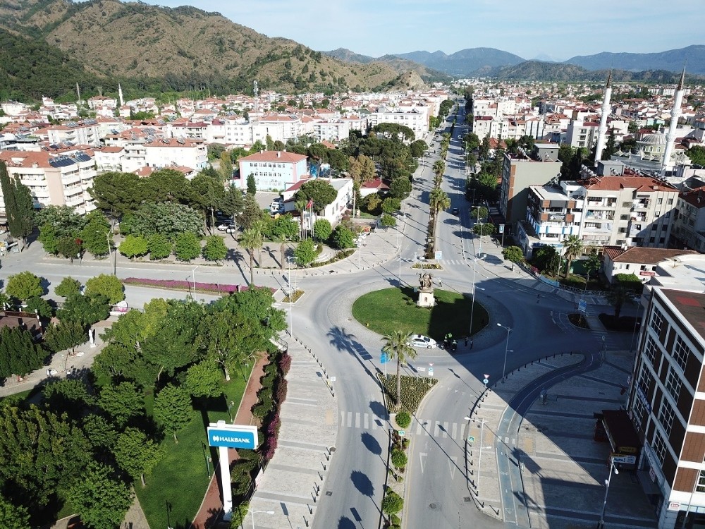 Ortaca’da sokağa çıkma kısıtlaması drone ile havadan görüntülendi 