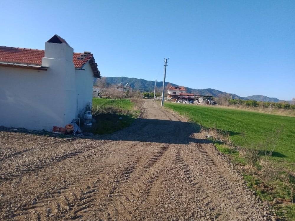 Ortaca’da yol yapım bakım ve tadilat işleri sürüyor 