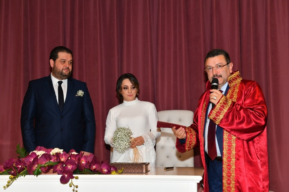 Ortahisar’da bir yılda 2 bin 119 çiftin nikahı kıyıldı 