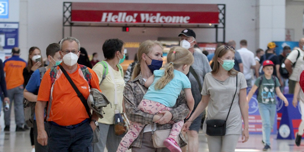 Ortak açıklama ile resmen duyurdular! Rus turistlere sınırları kapatıyorlar