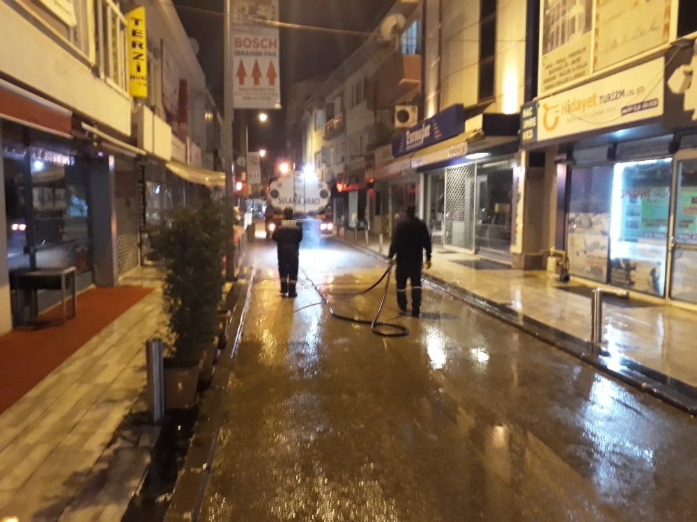 Ortak kullanım noktalarını dezenfekte edildi 