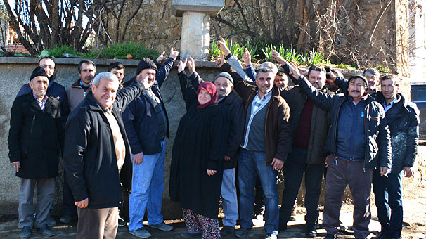 Ortalığı karıştıran taş! Köylüler vermedi...