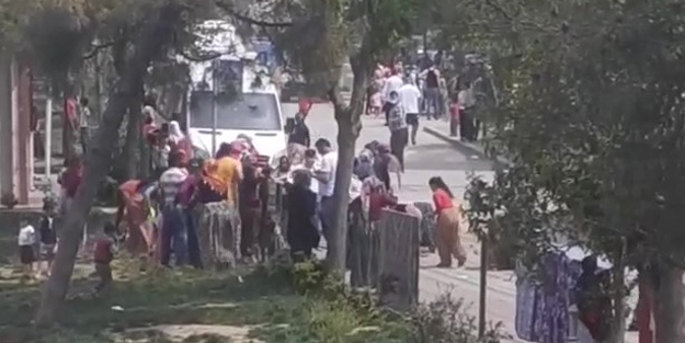 Ortalık birbirine girdi: Sopasını alan kavgaya koştu