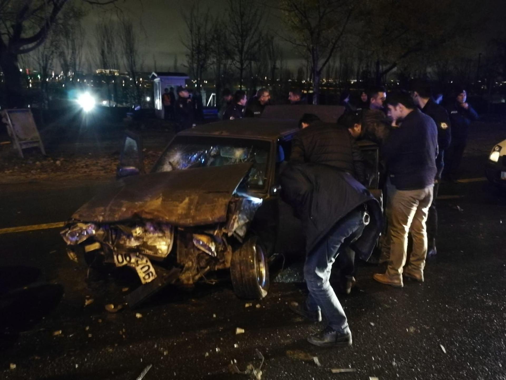 Ortalık savaş alanına döndü.. Arabadan çıkanlar şoke etti