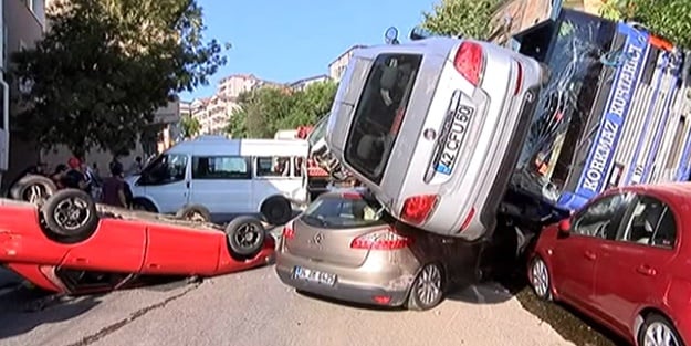 Ortalık savaş alanına döndü... Araçlar...