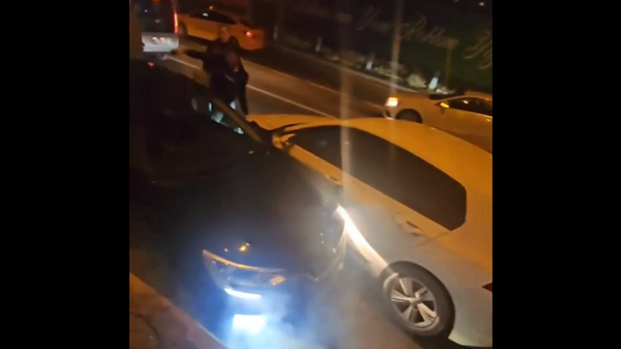 Ortalık savaş alanına döndü! Kadın feryat figan görüntü aldı