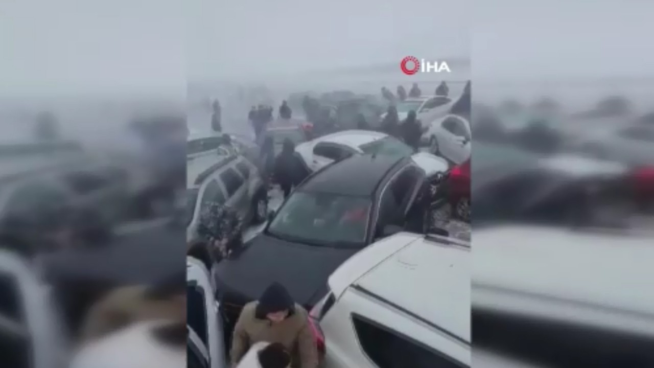 Ortalık savaş alanına döndü! Kazakistan'da 95 araç birbirine girdi