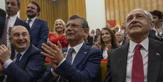 Ortam Kuzey Kore gibi... Özgür Özel ve Engin Özkoç ağlamaktan resmen çatladı