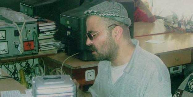 Ortaokul mezunu profesör