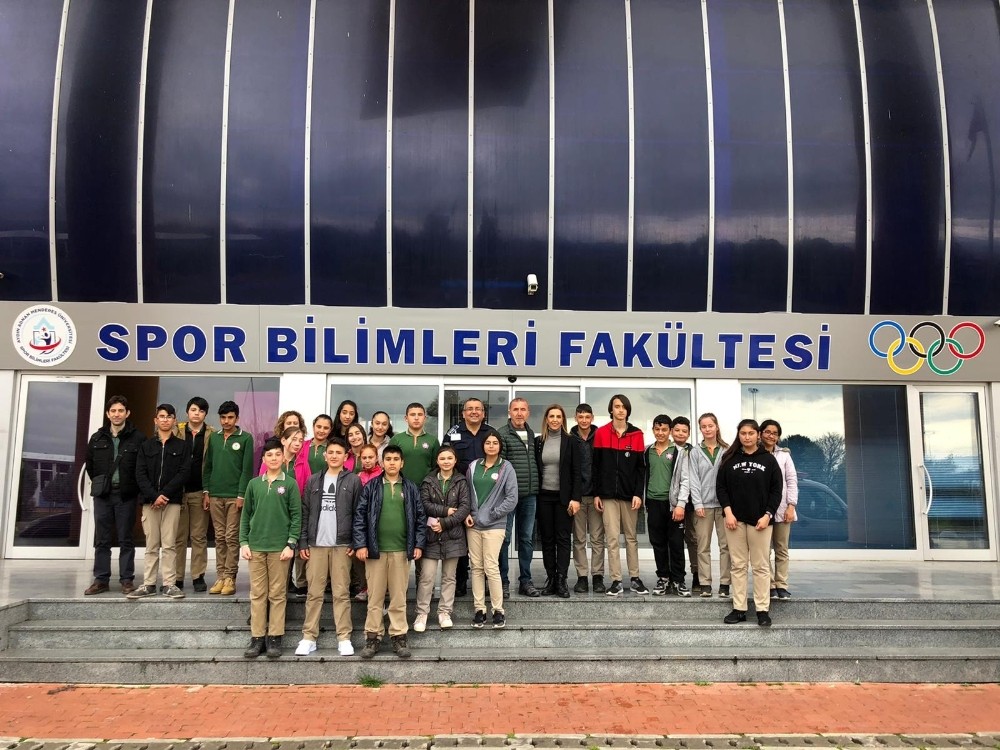 Ortaokul Öğrencileri bakanlık projesi kapsamında ADÜ kampüsü ziyaret etti 