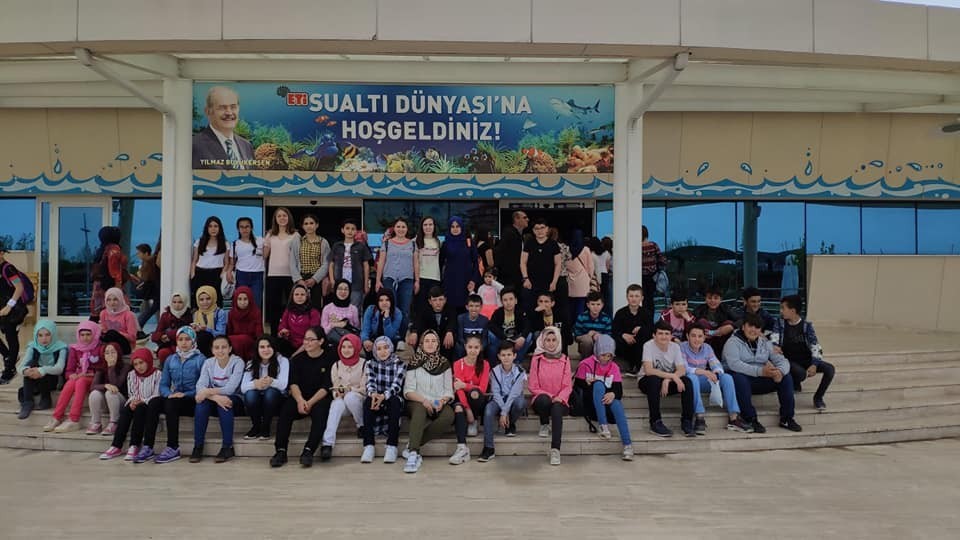 Ortaokul öğrencilerinin bilim ve kültür gezisi 