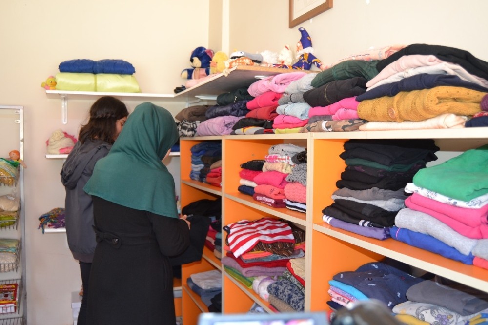 Ortaokulda ihtiyaç sahibi öğrenciler için ’Sosyal Market’ açtılar 