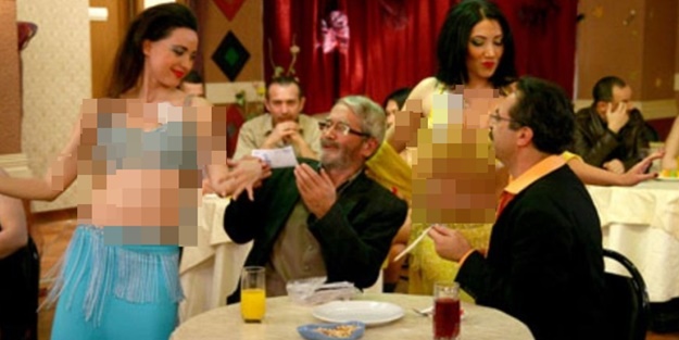 Örtü olunca “Ceza”, dansöz olunca “Gerek yok!”