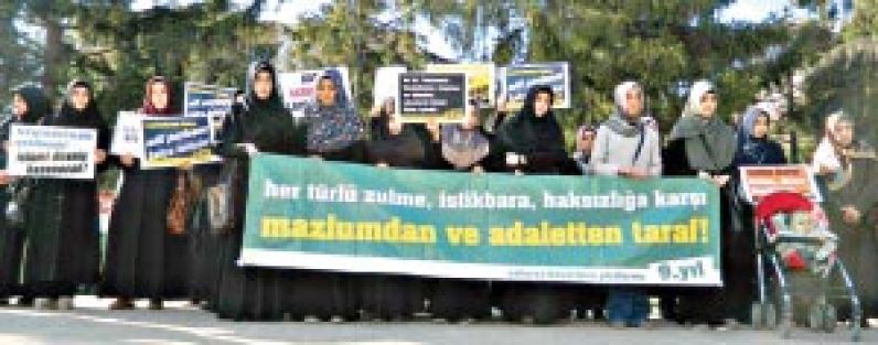 Örtülü bakan da olmalı