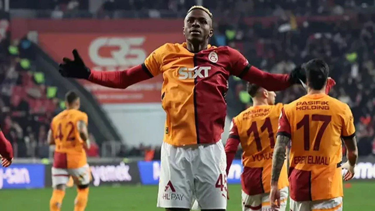  Osimhen'den kafaları karıştıracak açıklama!