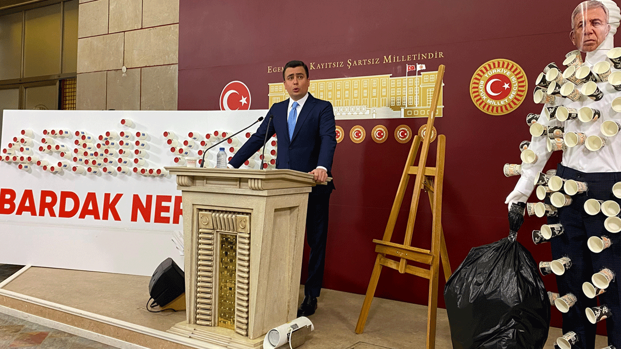Osman Gökçek'ten Mansur Yavaş'ı terleten sorular: Ankara'ya 41 yıl yetecek kadar bardak almış! Arka arkaya dizsek buradan Londra’ya yol olacak bardaklar nerede Mansur?