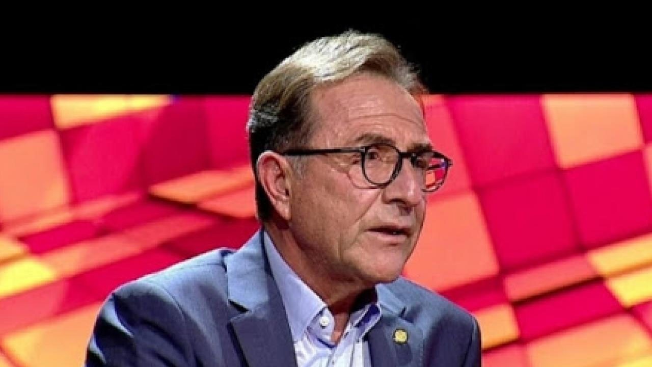 Osman Müftüoğlu, herkesin merak ettiği soruyu yanıtladı: Limonlu su mu, sirkeli su mu?