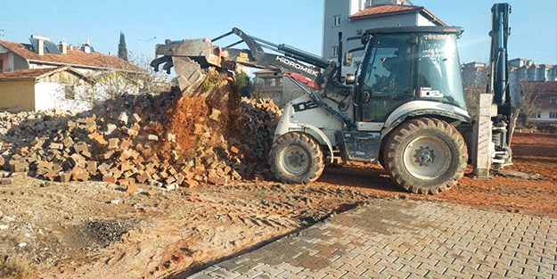 Osmancık'ta bir garip olay: Sokaklara döşenen kaldırım taşları bakın ne oldu