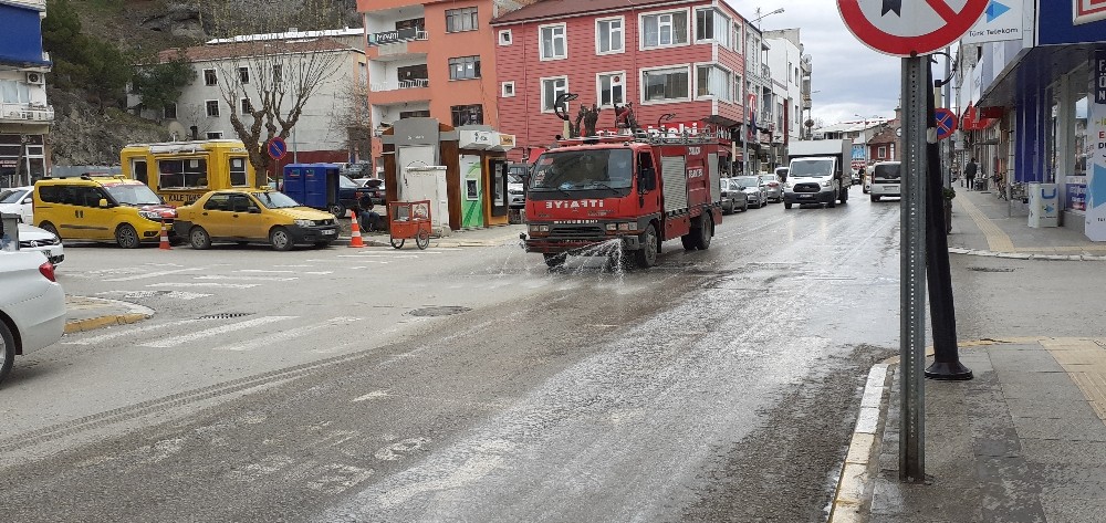 Osmancık’ta caddeler yıkandı 
