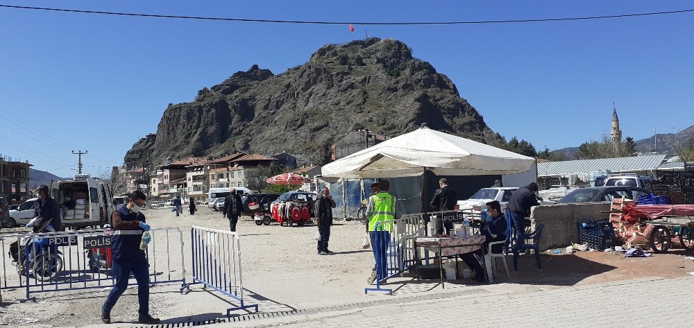 Osmancık’ta pazar yerinde tedbirler sürüyor 