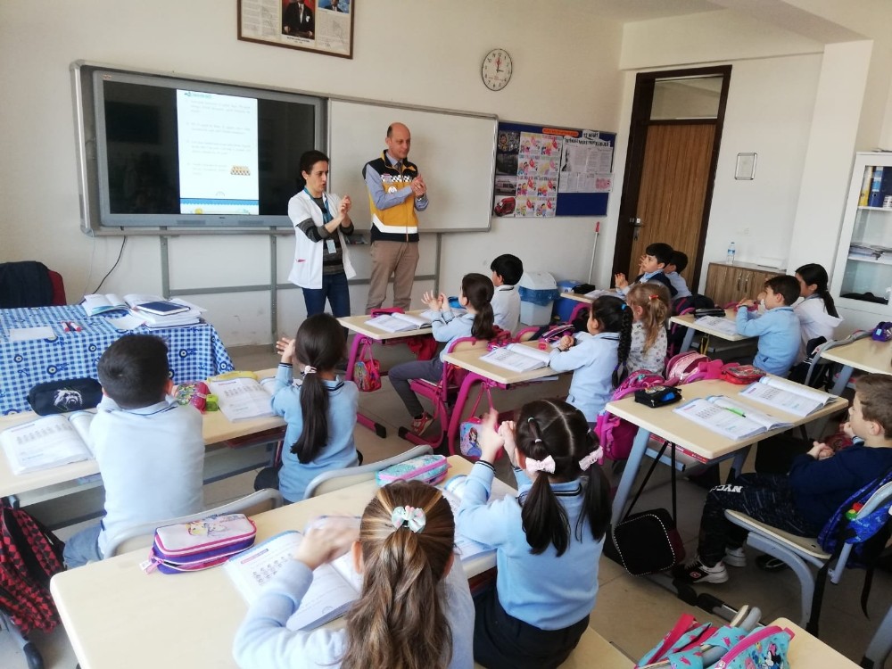 Osmaneli’ndeki okullarda öğrencilere korona virüsten korunma eğitimi verildi 
