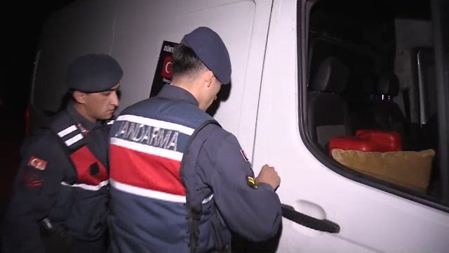 Osmangazi Köprüsünde 48 kaçak göçmen yakalandı 