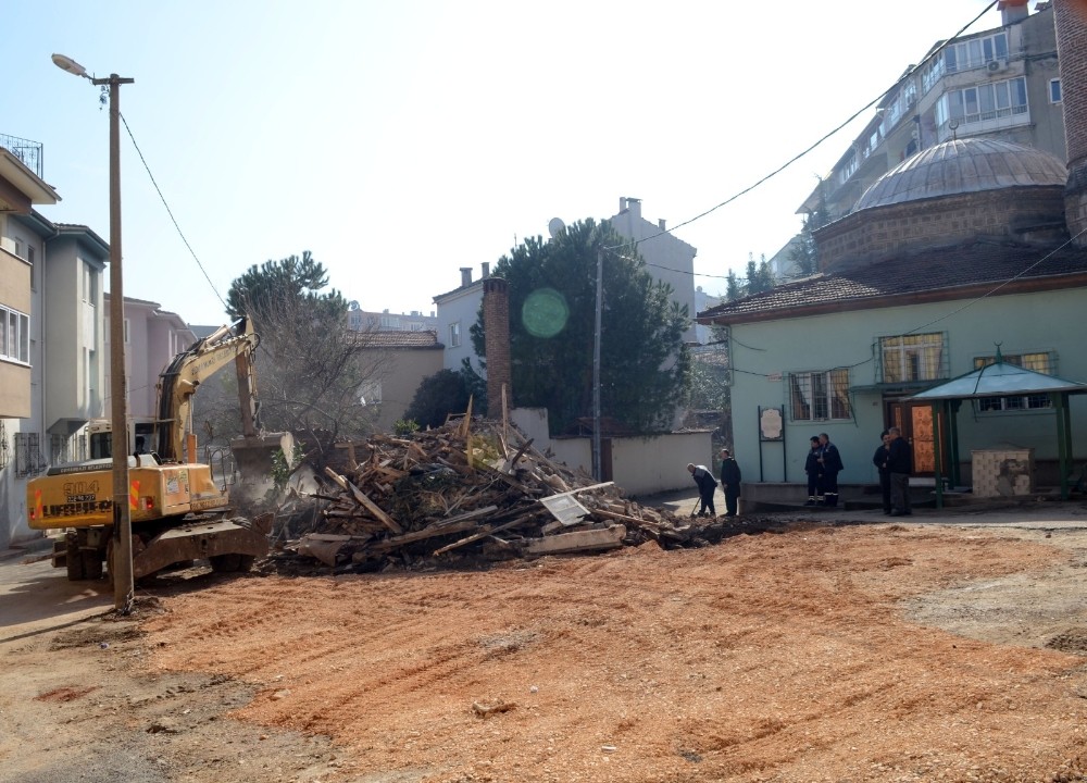Osmangazi’de camilerin çevresi güzelleştiriliyor 