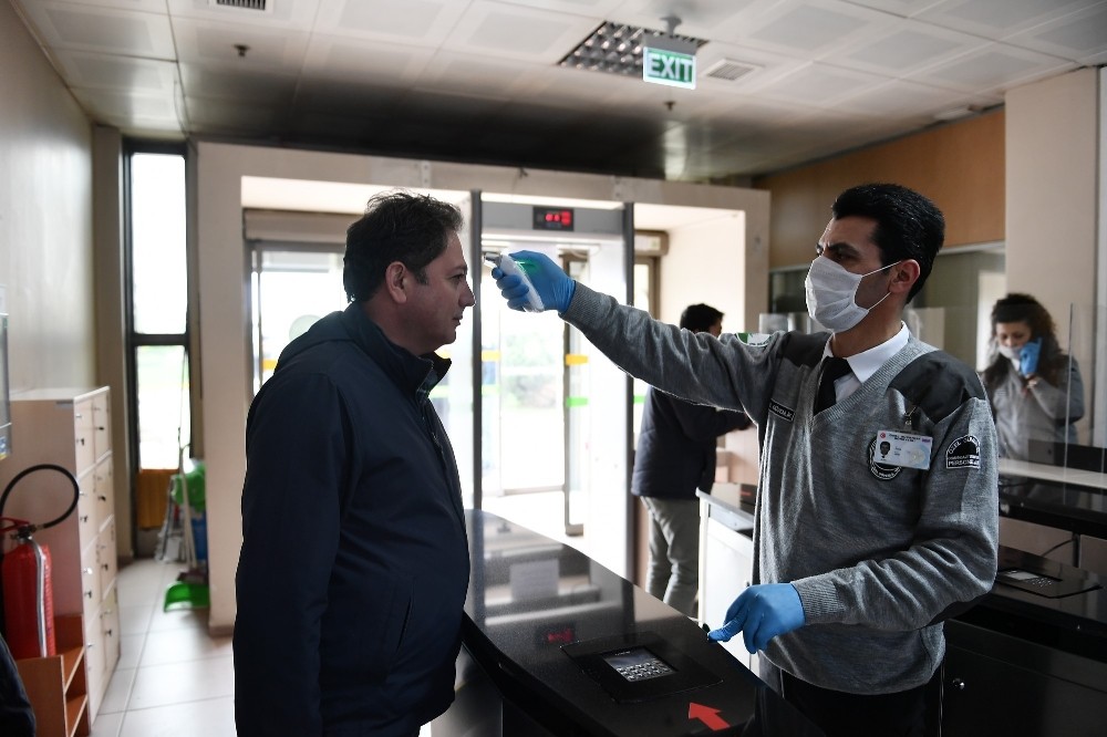 Osmangazi’de Dezenfekte ve Sosyal Mesafe Üst Düzeyde 