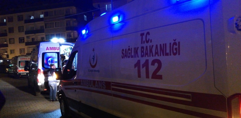 Osmaniye 112 ekipleri ve UMKE, Elazığ’a yaraları sarmak için yola çıktı 