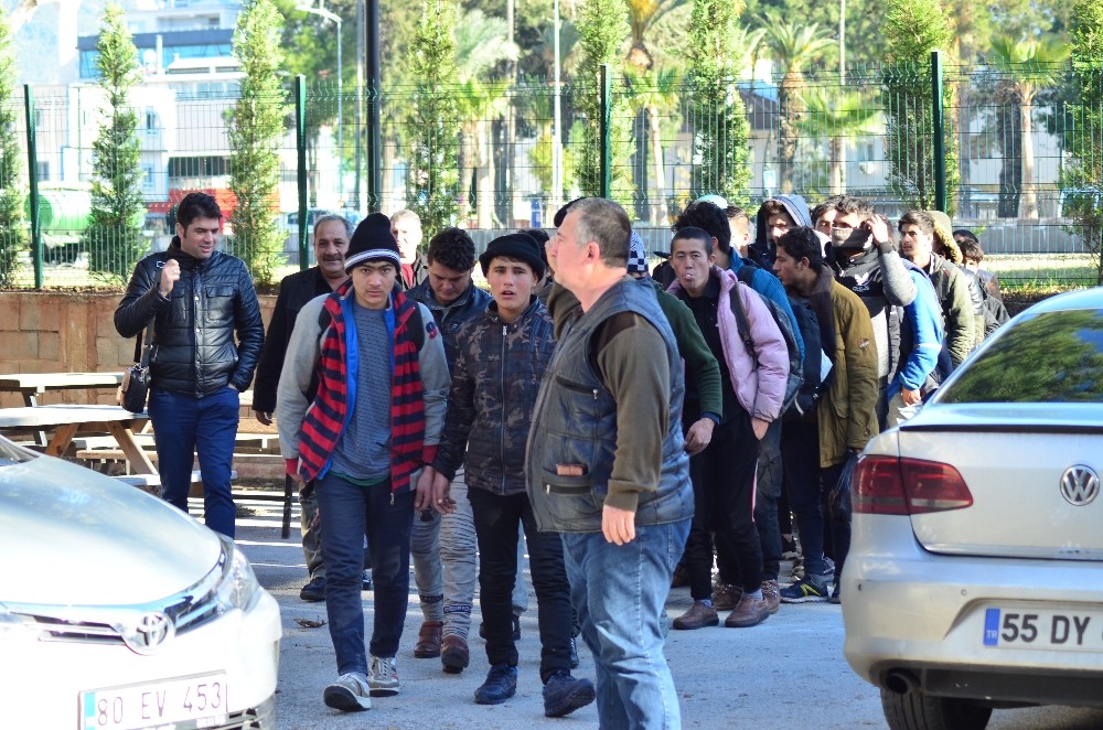 Osmaniye’de 34 düzensiz göçmen yakalandı 