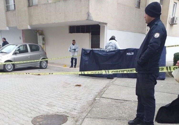 Osmaniye’de 8. kattan düşen yaşlı kadın hayatını kaybetti 