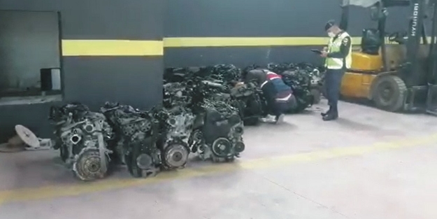 Osmaniye’de, gümrük kaçağı 185 araç motoru ele geçirildi