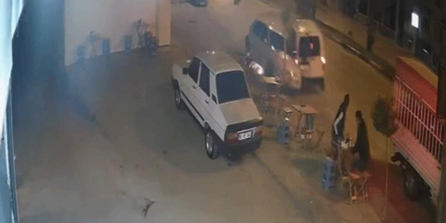 Osmaniye'de inanılmaz olay! Yemek masasına iki otomobil daldı
