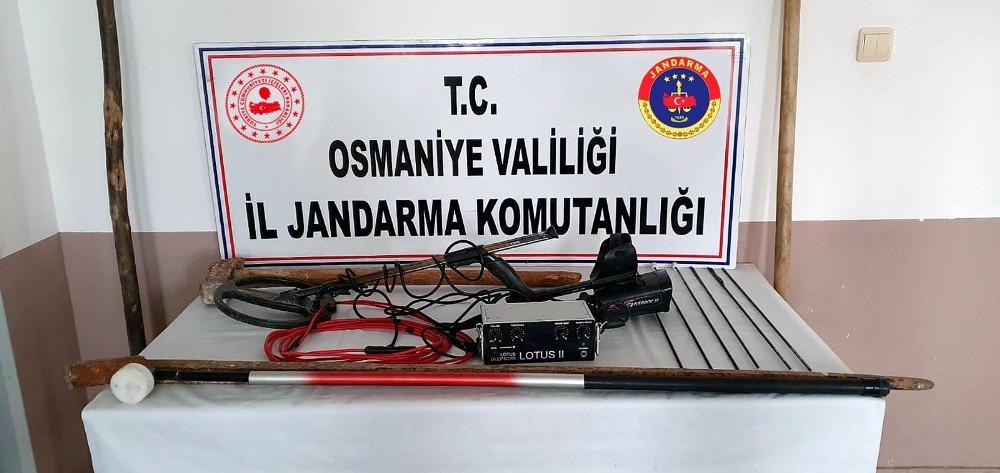 Osmaniye’de kaçak kazı yapan 4 kişi yakalandı 