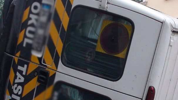 Osmaniye'de okul servisi ile otomobil çarpıştı
