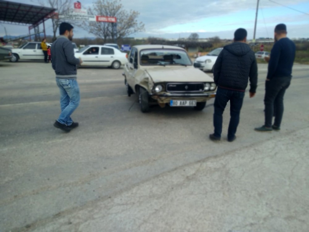 Osmaniye’de otomobil ile motosiklet çarpıştı: 6 yaralı 